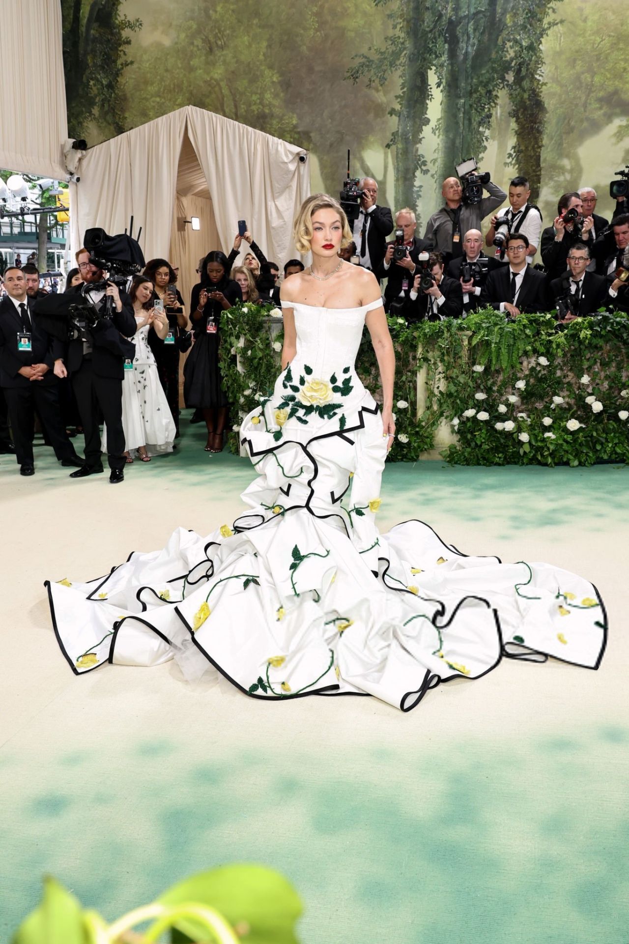 Gigi Hadid in Floral Gown at Met Gala 2024 in New York City07